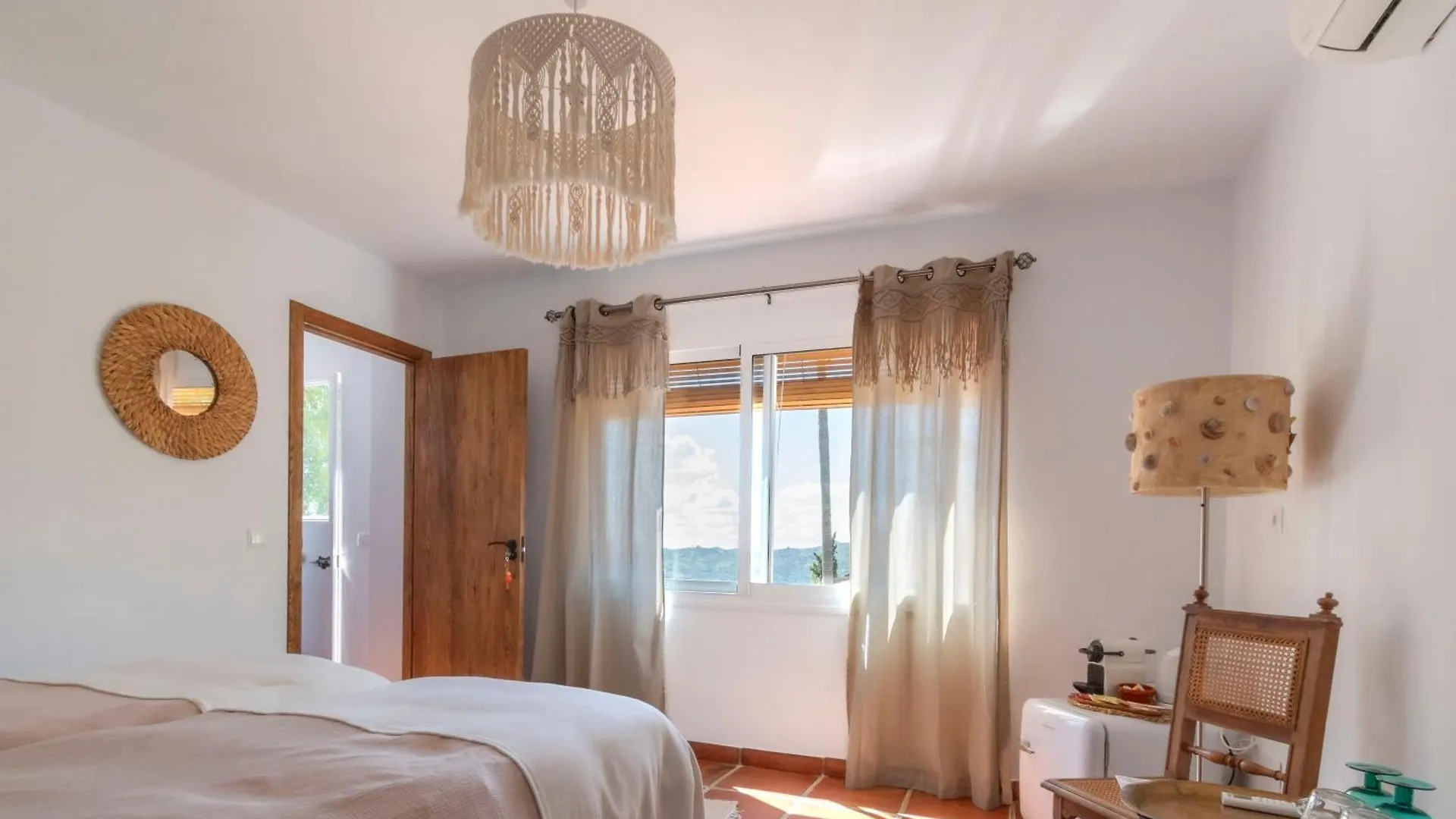 Casa Tragabalas Cómpeta Bed & Breakfast